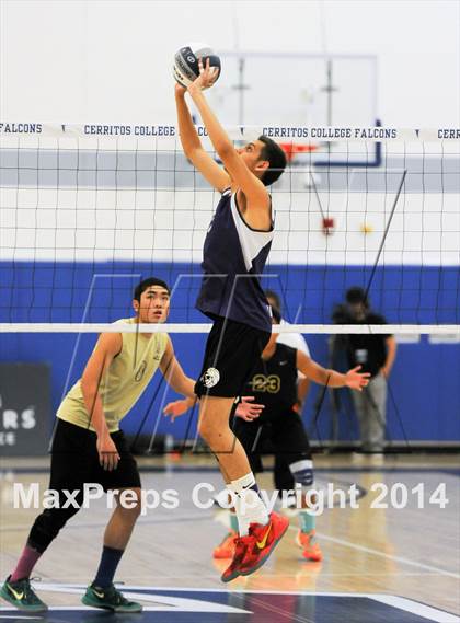 Thumbnail 1 in Cathedral vs. Bishop Montgomery (CIF SS D4 Final) photogallery.