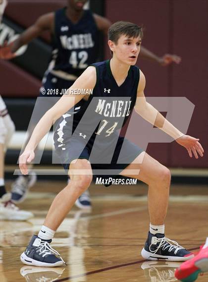 Thumbnail 3 in McNeil @ Round Rock photogallery.