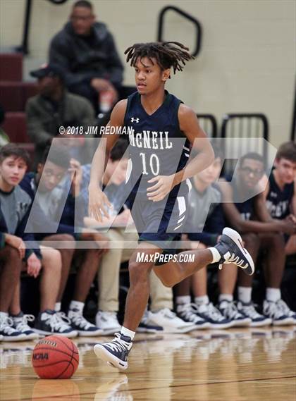 Thumbnail 3 in McNeil @ Round Rock photogallery.