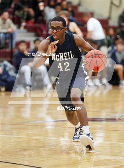 Thumbnail 3 in McNeil @ Round Rock photogallery.