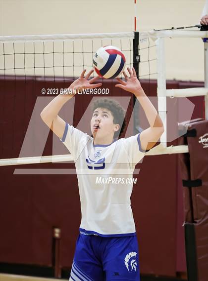 Thumbnail 1 in Thornton vs. Greeley Central photogallery.