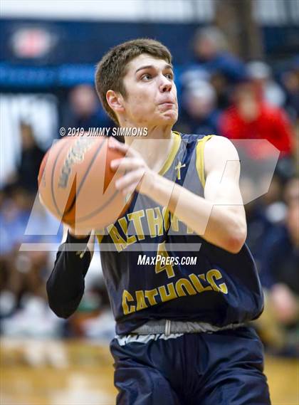 Thumbnail 3 in Althoff Catholic vs. Belleville East photogallery.