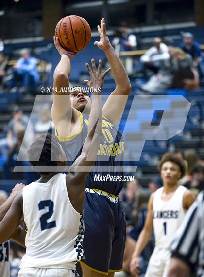 Thumbnail 2 in Althoff Catholic vs. Belleville East photogallery.