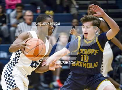 Thumbnail 2 in Althoff Catholic vs. Belleville East photogallery.