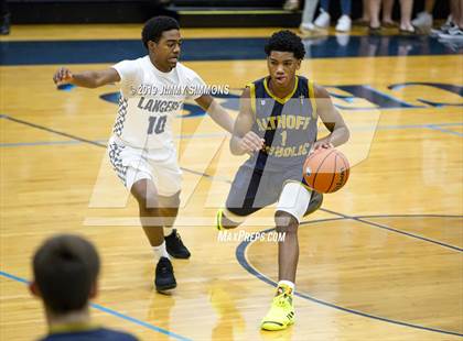 Thumbnail 1 in Althoff Catholic vs. Belleville East photogallery.