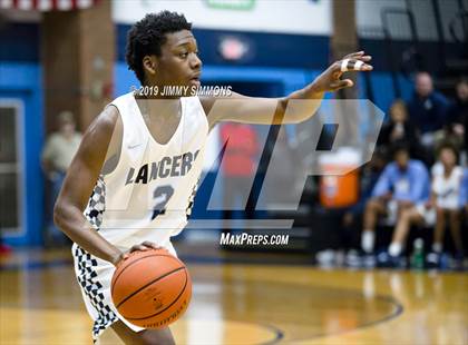 Thumbnail 3 in Althoff Catholic vs. Belleville East photogallery.