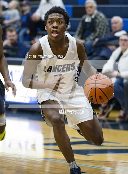 Thumbnail 2 in Althoff Catholic vs. Belleville East photogallery.