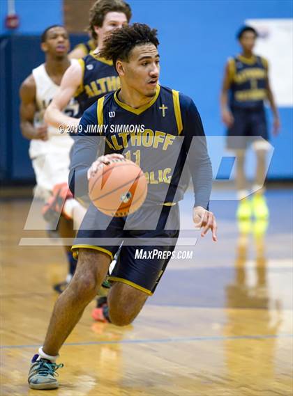 Thumbnail 2 in Althoff Catholic vs. Belleville East photogallery.