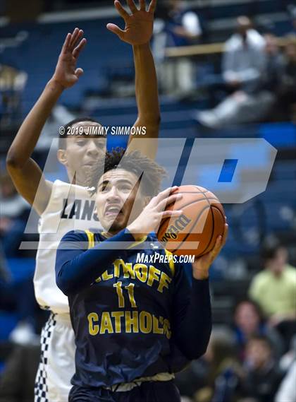 Thumbnail 2 in Althoff Catholic vs. Belleville East photogallery.