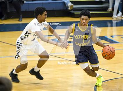 Thumbnail 2 in Althoff Catholic vs. Belleville East photogallery.