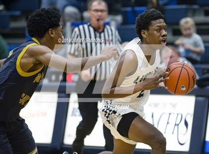 Thumbnail 2 in Althoff Catholic vs. Belleville East photogallery.