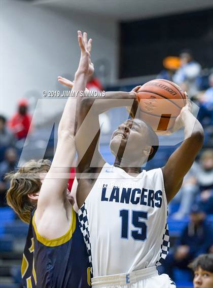 Thumbnail 1 in Althoff Catholic vs. Belleville East photogallery.