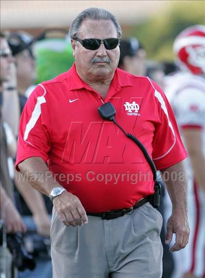 Thumbnail 3 in Carson vs. Mater Dei photogallery.