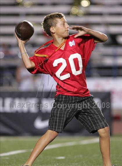 Thumbnail 2 in Carson vs. Mater Dei photogallery.
