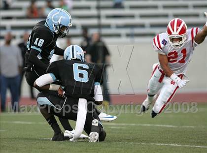 Thumbnail 2 in Carson vs. Mater Dei photogallery.