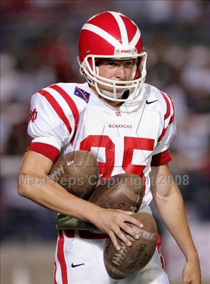 Thumbnail 3 in Carson vs. Mater Dei photogallery.