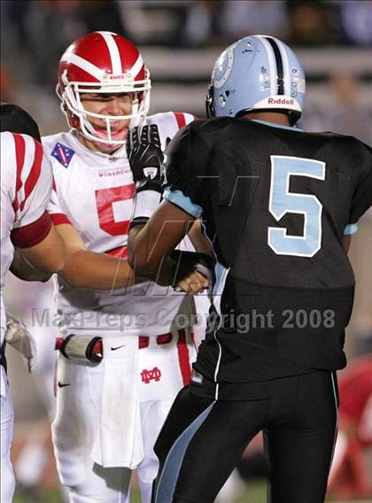 Thumbnail 1 in Carson vs. Mater Dei photogallery.