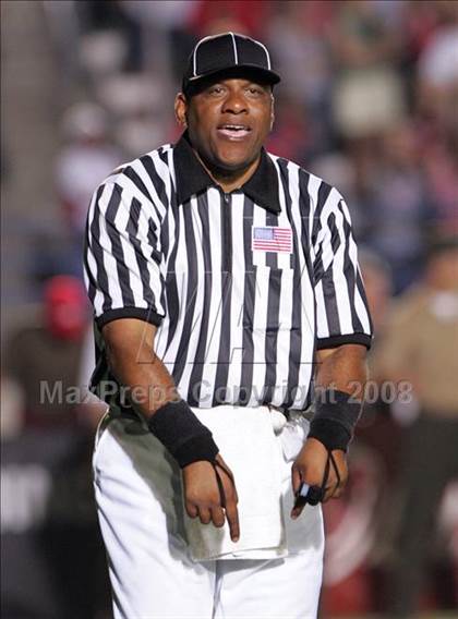 Thumbnail 1 in Carson vs. Mater Dei photogallery.