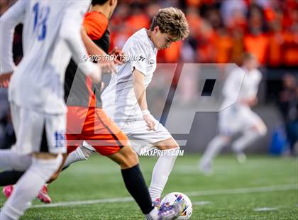 Thumbnail 2 in Grant @ Beaverton (OSAA 6A Final) photogallery.