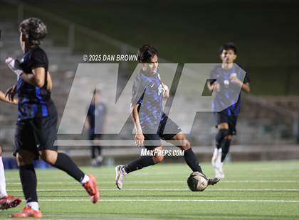 Thumbnail 3 in North Mesquite vs. Heritage (UIL 5A D1 Regional Semis) photogallery.