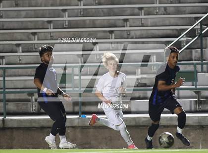 Thumbnail 3 in North Mesquite vs. Heritage (UIL 5A D1 Regional Semis) photogallery.