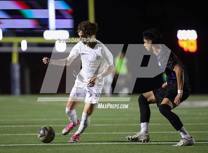 Thumbnail 3 in North Mesquite vs. Heritage (UIL 5A D1 Regional Semis) photogallery.