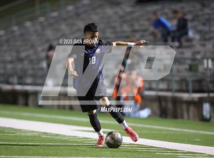 Thumbnail 3 in North Mesquite vs. Heritage (UIL 5A D1 Regional Semis) photogallery.