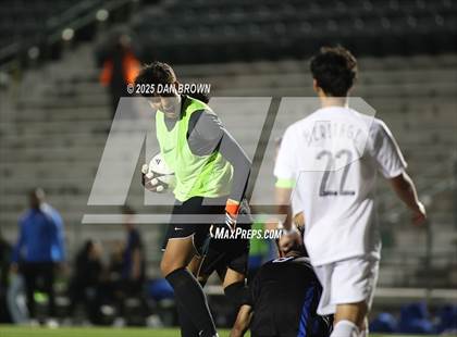 Thumbnail 3 in North Mesquite vs. Heritage (UIL 5A D1 Regional Semis) photogallery.