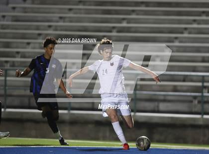 Thumbnail 3 in North Mesquite vs. Heritage (UIL 5A D1 Regional Semis) photogallery.