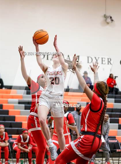 Thumbnail 1 in Lake Taylor vs Brentsville District (VHSL Class 3 Quarterfinal) photogallery.