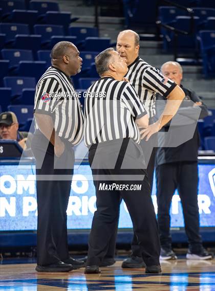 Thumbnail 1 in Jefferson vs. Winnsboro (UIL 3A Area Playoff) photogallery.