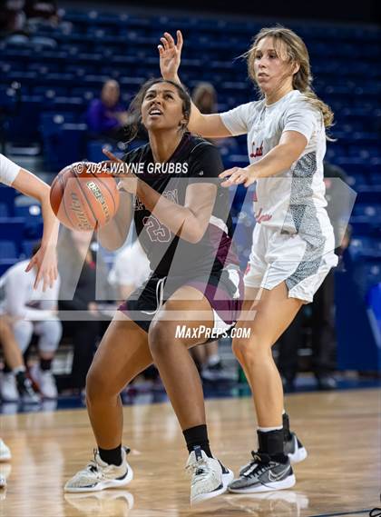 Thumbnail 2 in Jefferson vs. Winnsboro (UIL 3A Area Playoff) photogallery.