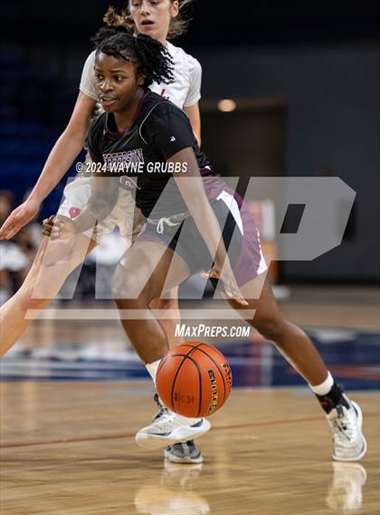 Thumbnail 2 in Jefferson vs. Winnsboro (UIL 3A Area Playoff) photogallery.