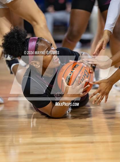 Thumbnail 3 in Jefferson vs. Winnsboro (UIL 3A Area Playoff) photogallery.