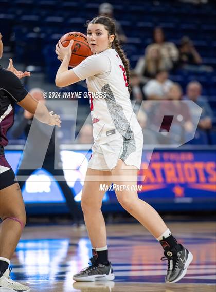 Thumbnail 3 in Jefferson vs. Winnsboro (UIL 3A Area Playoff) photogallery.