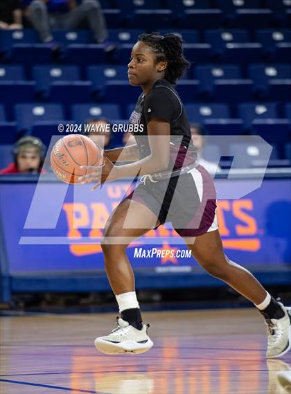 Thumbnail 3 in Jefferson vs. Winnsboro (UIL 3A Area Playoff) photogallery.