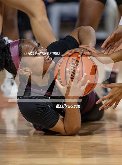 Thumbnail 1 in Jefferson vs. Winnsboro (UIL 3A Area Playoff) photogallery.