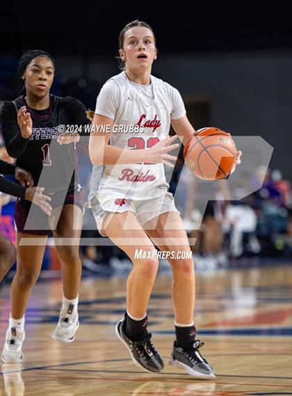Thumbnail 1 in Jefferson vs. Winnsboro (UIL 3A Area Playoff) photogallery.