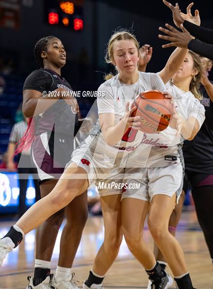 Thumbnail 2 in Jefferson vs. Winnsboro (UIL 3A Area Playoff) photogallery.