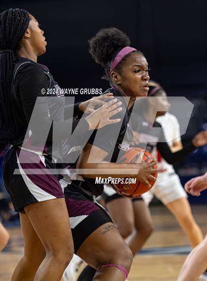 Thumbnail 2 in Jefferson vs. Winnsboro (UIL 3A Area Playoff) photogallery.