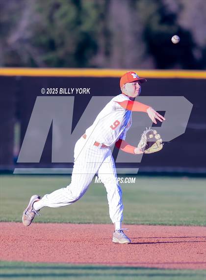 Thumbnail 2 in Grand Saline vs Mineola photogallery.