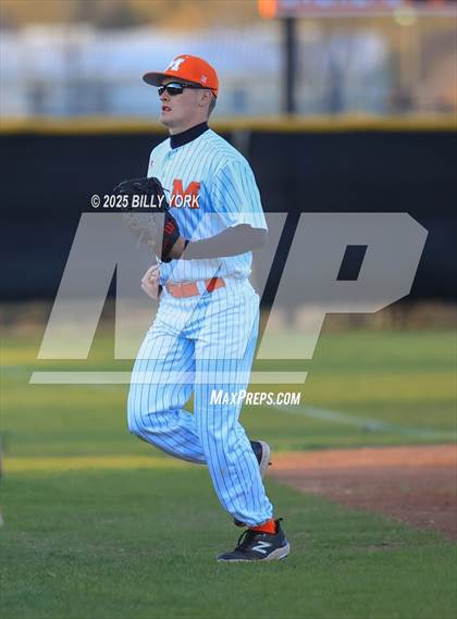 Thumbnail 2 in Grand Saline vs Mineola photogallery.