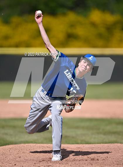 Thumbnail 2 in Liberty @ Bainbridge (WIAA 3A Round 2) photogallery.