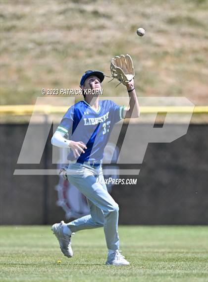 Thumbnail 2 in Liberty @ Bainbridge (WIAA 3A Round 2) photogallery.