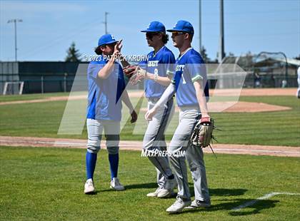 Thumbnail 2 in Liberty @ Bainbridge (WIAA 3A Round 2) photogallery.