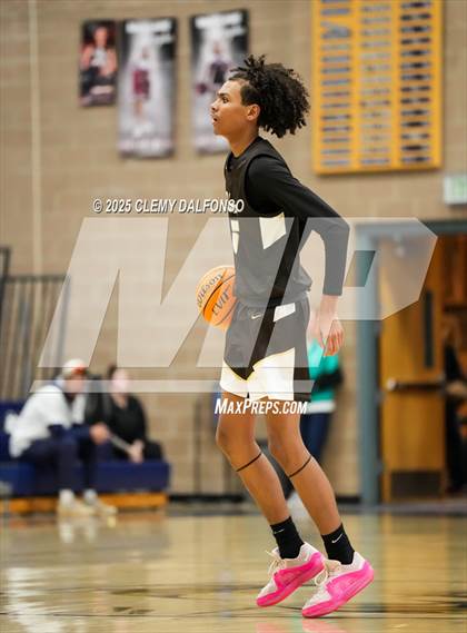 Thumbnail 1 in Palmer vs Dakota Ridge (CHSAA 5A Sweet 16) photogallery.