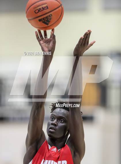 Thumbnail 1 in Carmel Christian vs Bishop Synder (Holiday Hoopsgiving Tournament) photogallery.