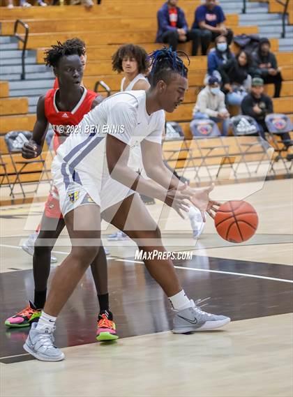 Thumbnail 3 in Carmel Christian vs Bishop Synder (Holiday Hoopsgiving Tournament) photogallery.