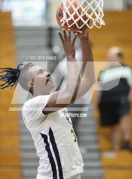 Thumbnail 1 in Carmel Christian vs Bishop Synder (Holiday Hoopsgiving Tournament) photogallery.