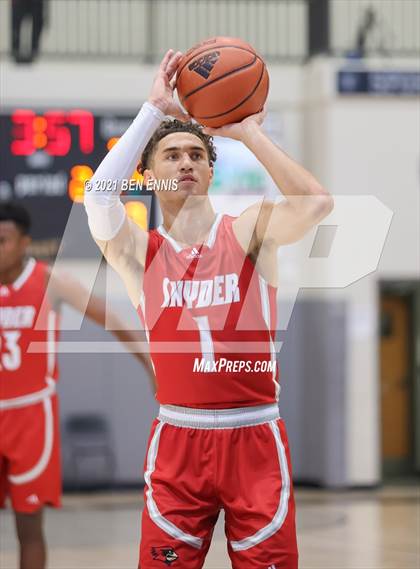 Thumbnail 3 in Carmel Christian vs Bishop Synder (Holiday Hoopsgiving Tournament) photogallery.